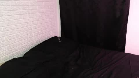 Snapshot of amber_rouss chatting on January 22, 6:20 am ROUSS online show from January 22, 6:20 am