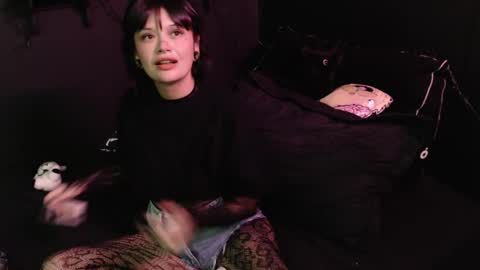 Snapshot of amber_rouss chatting on October 3, 12:29 am ROUSS online show from October 3, 12:29 am