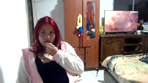 Snapshot of amber_squirtx chatting on July 5, 3:34 am amber_squirtx online show from July 5, 3:34 am