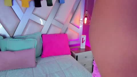 Snapshot of amber_villalobos chatting on June 25, 5:12 am Tell me Amber online show from June 25, 5:12 am