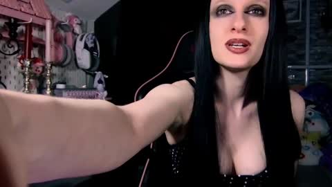 Snapshot of amberangel666 chatting on April 4, 2:54 am DEMONESS AMBER 666 online show from April 4, 2:54 am