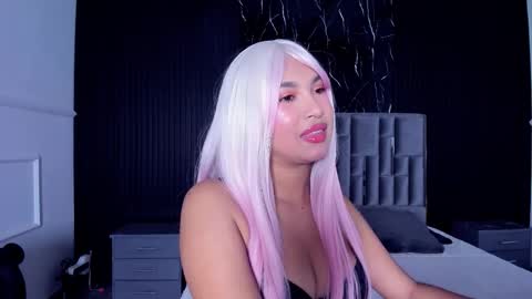 Amber Ashford online show from September 18, 3:30 am