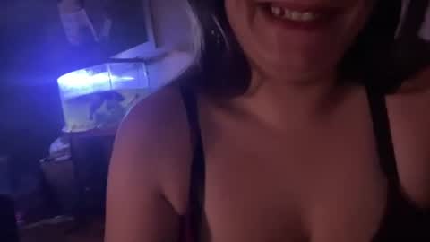 Snapshot of amberbabyy21 chatting on August 9, 7:35 am amberbabyy21 online show from August 9, 7:35 am
