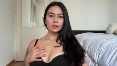 Snapshot of amberclaark chatting on April 14, 12:11 pm Yess online show from April 14, 12:11 pm