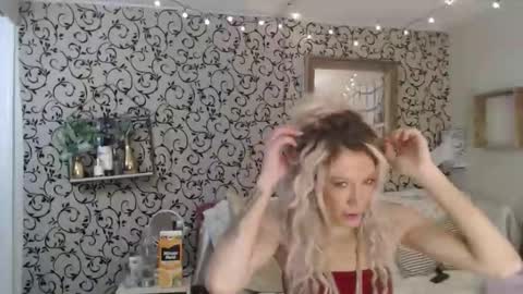 Snapshot of amberdesmond722 chatting on February 15, 8:46 am Kaligirll online show from February 15, 8:46 am