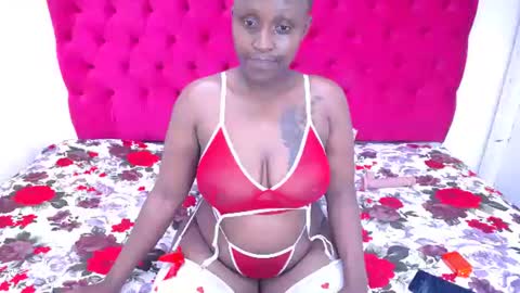 Snapshot of amberdiamondmmm chatting on October 20, 12:05 pm amberdiamondmmm online show from October 20, 12:05 pm