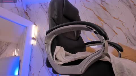 Amber  online show from December 21, 5:42 pm