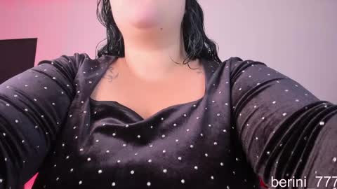 Snapshot of amberinihoffman chatting on May 15, 11:39 am Amber online show from May 15, 11:39 am