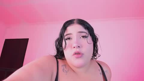 Snapshot of amberinihoffman chatting on May 22, 12:00 pm Amber online show from May 22, 12:00 pm