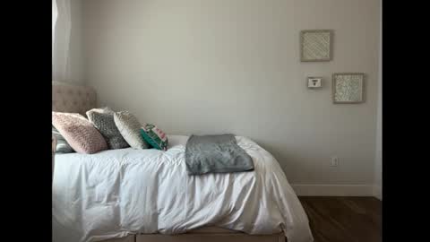 Amber online show from February 6, 9:18 pm