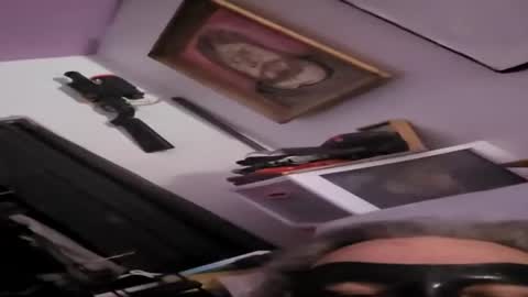 Snapshot of ambermann47 chatting on July 1, 5:45 pm Ambermann47 online show from July 1, 5:45 pm