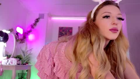 ambermilana online show from March 30, 5:41 am