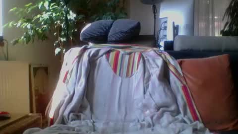 Snapshot of amberr11 chatting on March 18, 9:12 am Amberr11 online show from March 18, 9:12 am