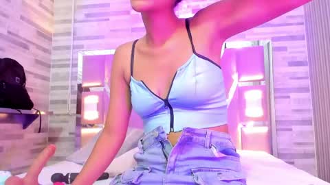 Snapshot of amberr_sweett chatting on May 7, 6:57 pm Amber online show from May 7, 6:57 pm