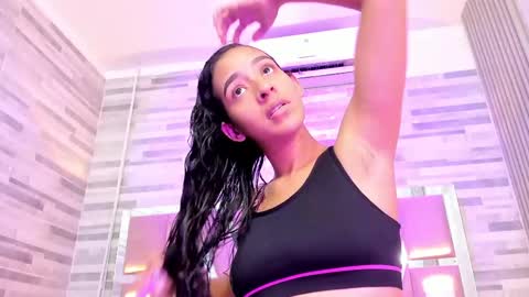 Snapshot of amberr_sweett chatting on May 27, 7:11 pm Amber online show from May 27, 7:11 pm