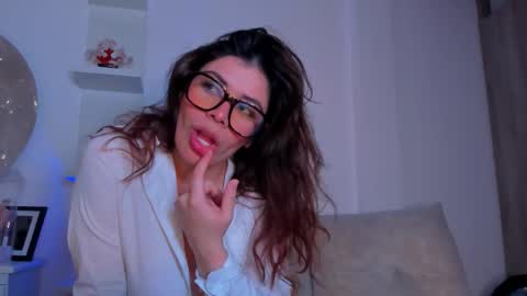 Amber Redzee online show from November 16, 12:05 am