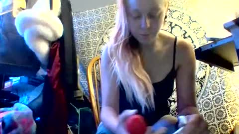 Snapshot of ambionce chatting on May 14, 12:01 pm ambionce online show from May 14, 12:01 pm