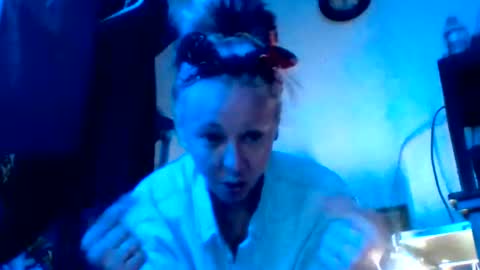 Snapshot of ambionce chatting on June 16, 7:05 pm ambionce online show from June 16, 7:05 pm