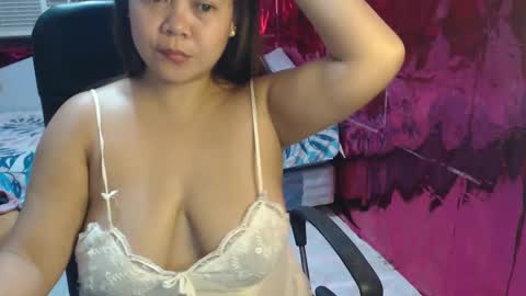 Snapshot of ambisyosa_moore chatting on February 7, 5:29 pm Marie online show from February 7, 5:29 pm