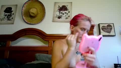 Snapshot of ambrosiascarlett chatting on April 30, 6:14 pm CumPrincess online show from April 30, 6:14 pm