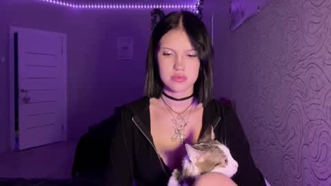 Alica online show from December 15, 3:27 pm