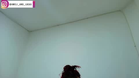 Snapshot of ameli_and_lucas chatting on December 21, 3:47 am Amelia Lucas online show from December 21, 3:47 am
