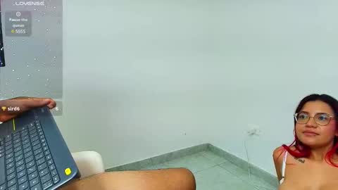 Snapshot of ameli_and_lucas chatting on January 11, 6:03 am Amelia Lucas online show from January 11, 6:03 am