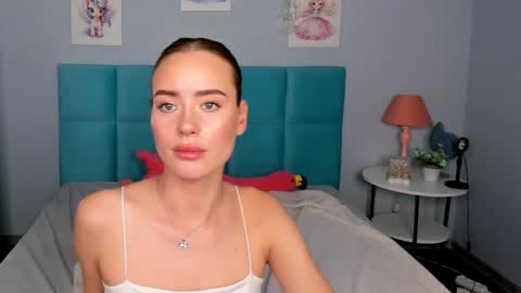 Snapshot of ameli_povilainn chatting on September 15, 10:48 am Ameli online show from September 15, 10:48 am