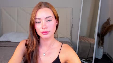 Snapshot of ameli_povilainn chatting on September 25, 10:52 am Ameli online show from September 25, 10:52 am