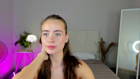 Snapshot of ameli_povilainn chatting on October 8, 10:35 am Ameli online show from October 8, 10:35 am