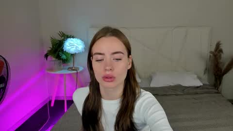 Snapshot of ameli_povilainn chatting on October 14, 11:00 am Ameli online show from October 14, 11:00 am