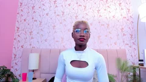 Amelia Adams online show from December 2, 7:09 pm