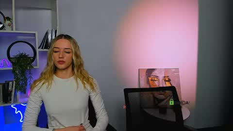 Snapshot of amelia_lovely1 chatting on March 20, 1:16 pm amelia lovely1 online show from March 20, 1:16 pm