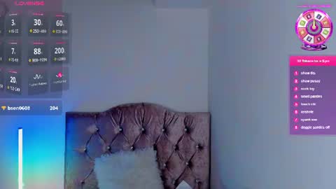 Snapshot of amelia_petite chatting on June 24, 9:47 pm Amelia online show from June 24, 9:47 pm