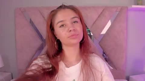 Snapshot of amelia_saenz_ chatting on June 15, 7:27 pm Amelia online show from June 15, 7:27 pm