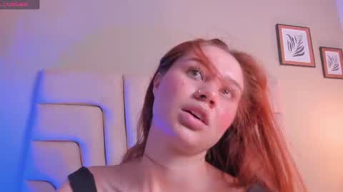 Snapshot of amelia_saenz_ chatting on July 13, 7:16 pm Amelia online show from July 13, 7:16 pm