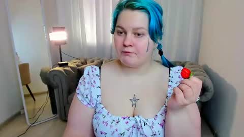 Snapshot of amelia_skyees chatting on June 19, 3:27 pm Amelia online show from June 19, 3:27 pm