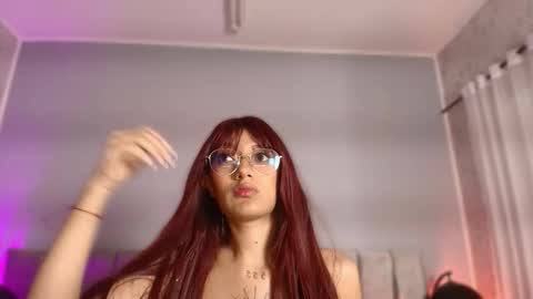 Snapshot of ameliaa_moon_ chatting on October 3, 12:13 pm lia online show from October 3, 12:13 pm