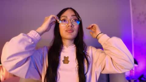 Snapshot of ameliaa_moon_ chatting on October 16, 12:06 pm lia online show from October 16, 12:06 pm