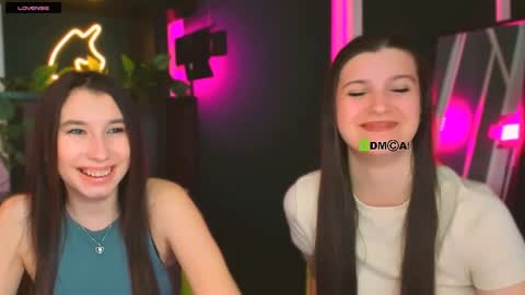 ameliaa_sweet online show from April 5, 5:37 am