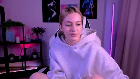 Amelia online show from April 14, 3:01 am