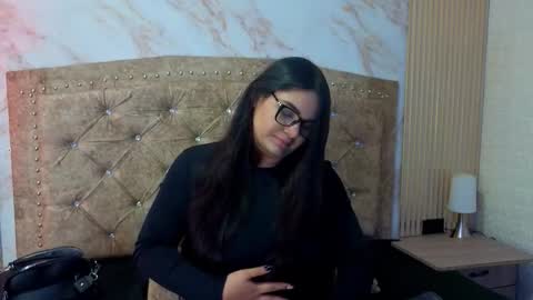 AMELIA CASTELL  online show from March 22, 3:15 pm