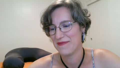 Ameliaishka online show from September 18, 4:03 am
