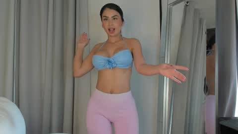 Snapshot of ameliajones_1 chatting on January 13, 7:08 pm Ameliajones online show from January 13, 7:08 pm