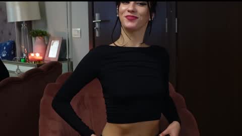 Snapshot of ameliajuney chatting on December 7, 4:53 am AmeliaJune online show from December 7, 4:53 am