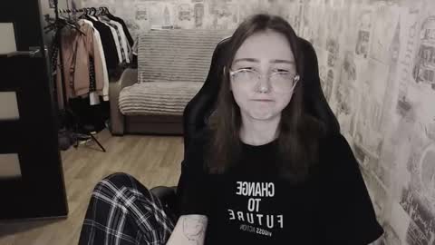 Snapshot of ameliakamishiro chatting on December 11, 1:39 pm Amelia online show from December 11, 1:39 pm