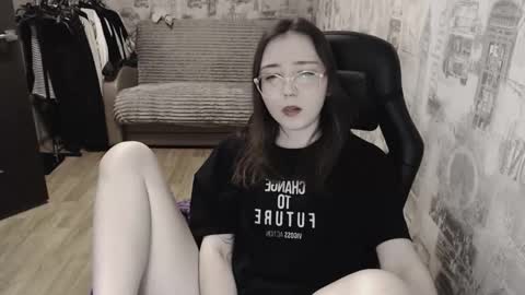 Snapshot of ameliakamishiro chatting on February 13, 8:03 pm Amelia online show from February 13, 8:03 pm