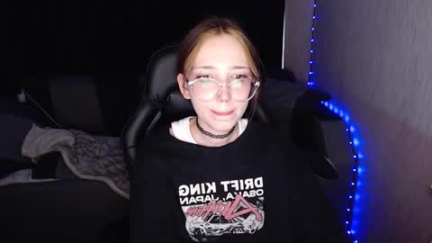 Snapshot of ameliakamishiro chatting on October 12, 9:08 am Amelia online show from October 12, 9:08 am