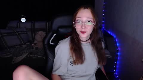 Snapshot of ameliakamishiro chatting on October 15, 9:04 pm Amelia online show from October 15, 9:04 pm