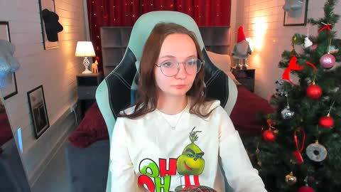 Snapshot of ameliamalina chatting on December 15, 8:30 am Amelia online show from December 15, 8:30 am